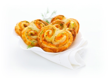 Mini-palmiers feuilletés de saumon fumé